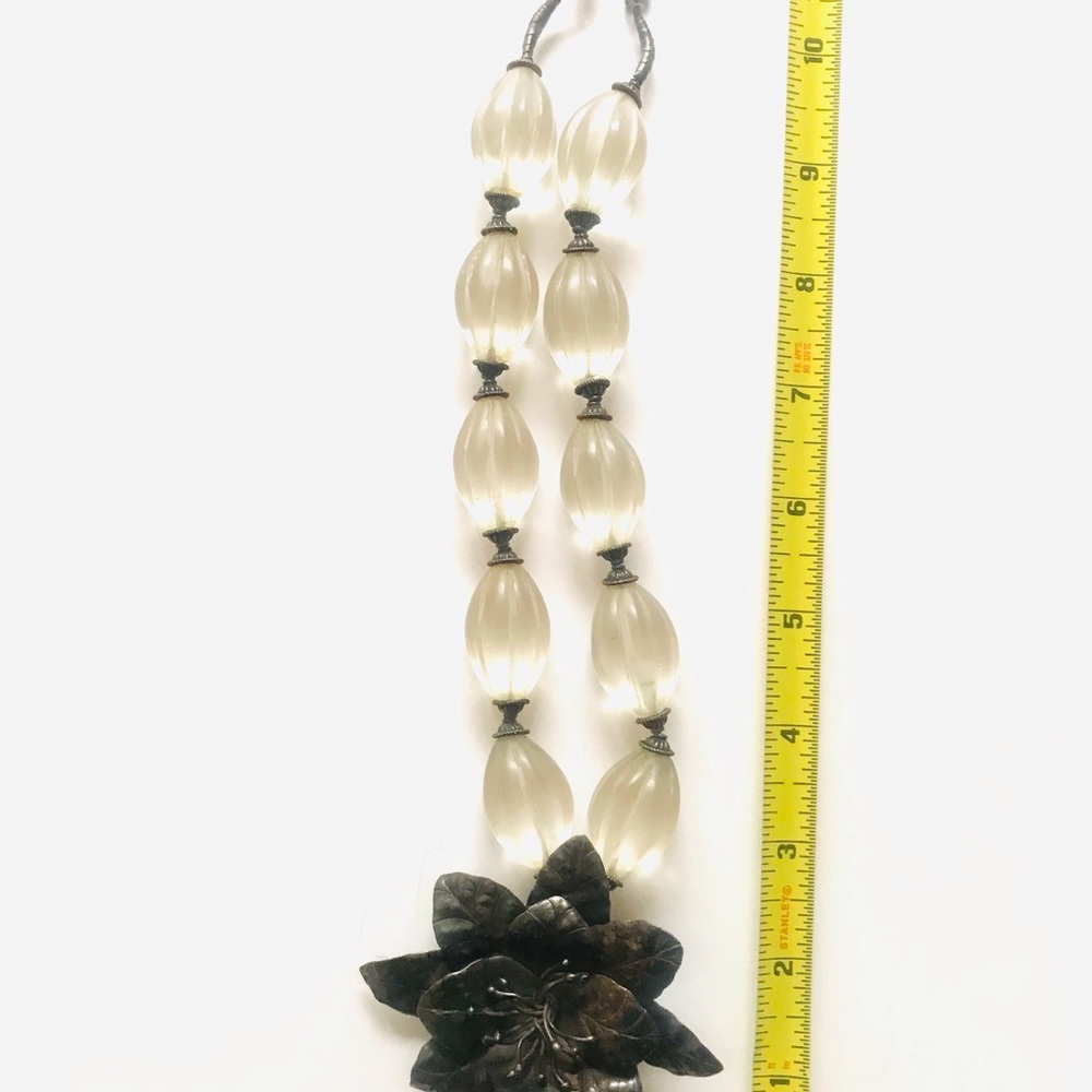 Metal rose with glass beads necklace